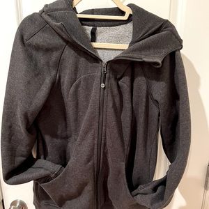 Gently used scuba full zip hoodie lululemon size 12